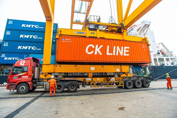 Ứng dụng AI trong khai thác cảng: Cảng Hải Phòng triển khai thành công hệ thống định vị xe container TPS