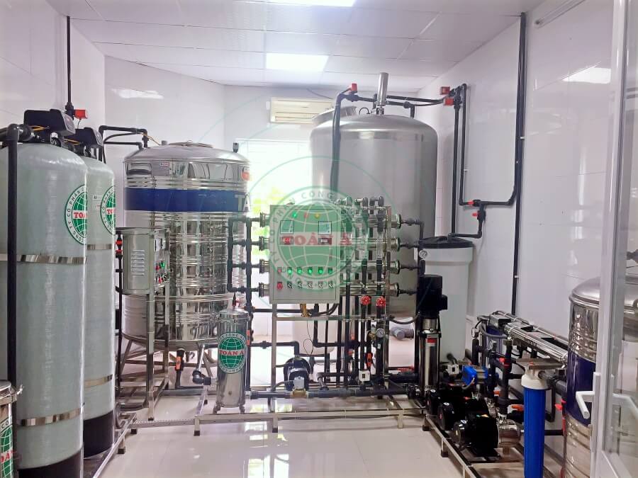 Hệ thống xử lý nước tinh khiết RO cho y tế- chạy thận nhân tạo