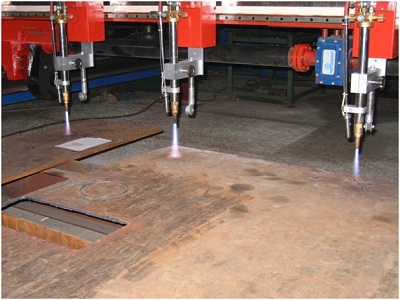 Trung tâm cơ khí chính xác và CNC