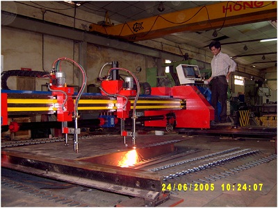 Trung tâm cơ khí chính xác và CNC