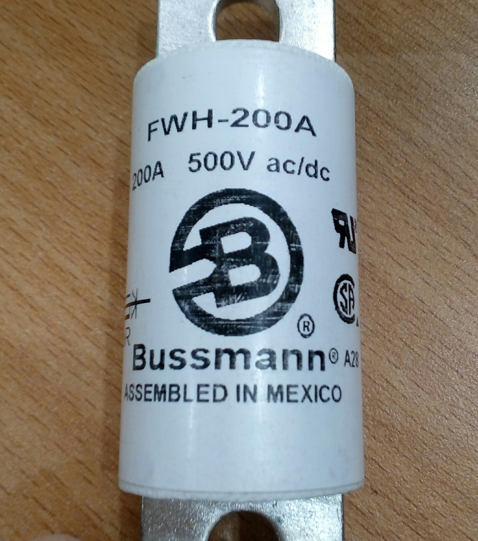 Cầu chì Bussmann FWH-200A, xuất xứ Mexico