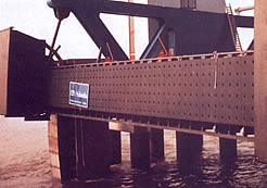 Tấm đỡ cầu cảng
