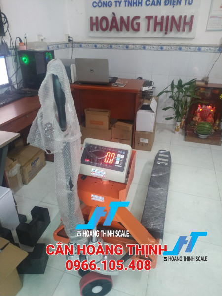 Xe nâng tay có gắn cân điện tử TPSDH