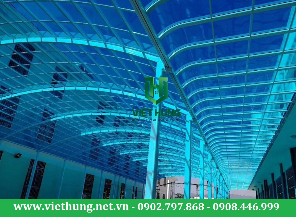 Tấm lợp Polycarbonate đặc ruột dày 3mm phủ UV