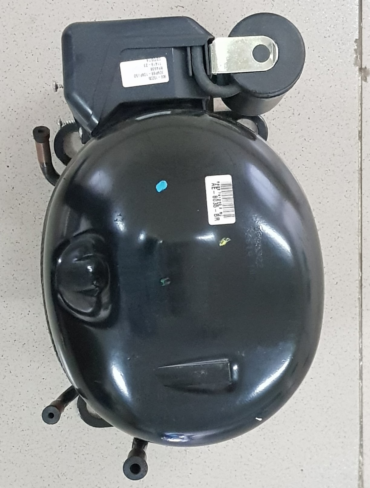 Máy nén Tecumseh model AE4450Z công suất 0.375 HP Gas R404A