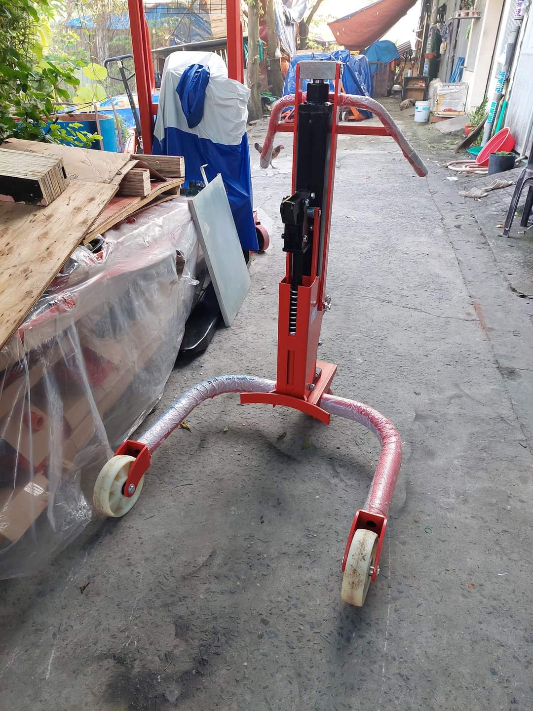 Xe nâng thùng phuy YTC0.3A 300kg