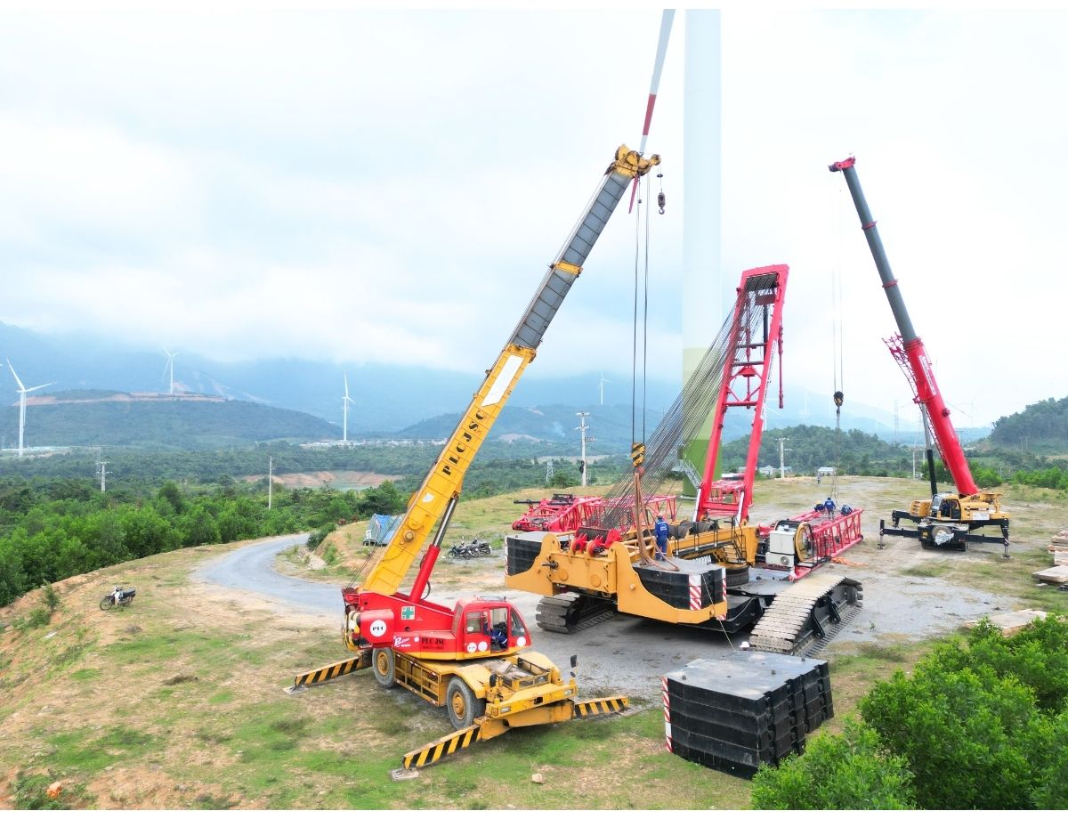 Giải pháp nâng hạ và lắp dựng điện gió
