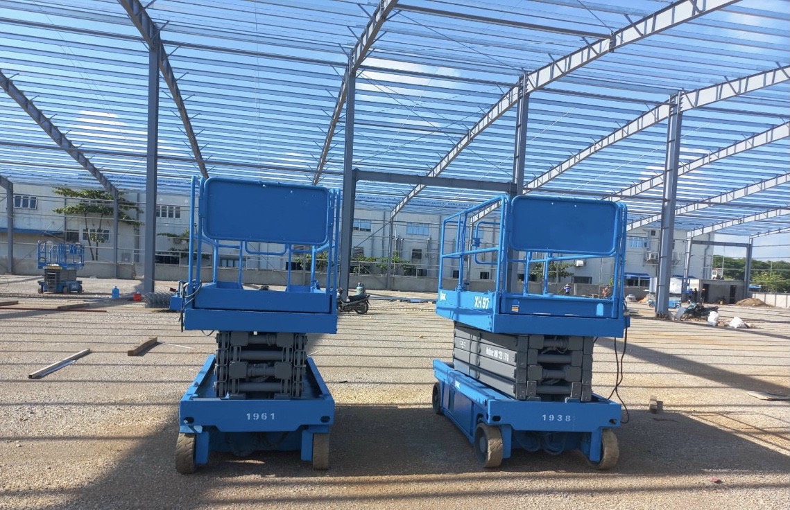 Xe nâng người cắt kéo SJ3220