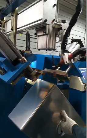 Máy làm bồn rửa inox công nghiệp