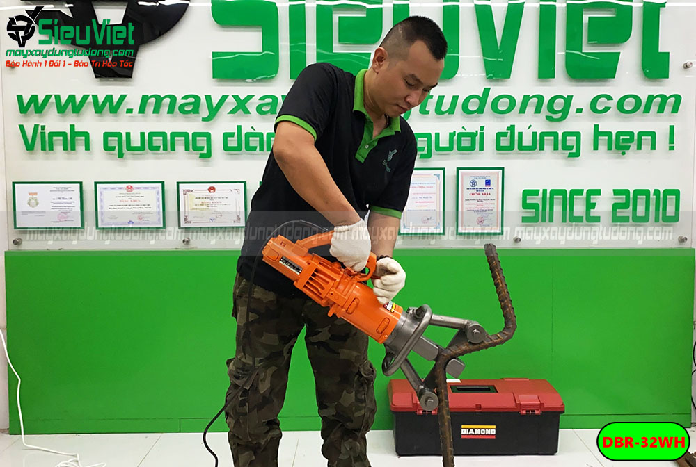 Máy uốn sắt DBR-32WH Nhật Bản (Điện 220V, 1 Pha)