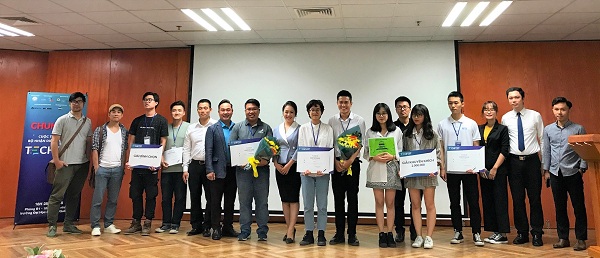Chung kết cuộc thi thiết kế bộ nhận diện thương hiệu Techfest 2018