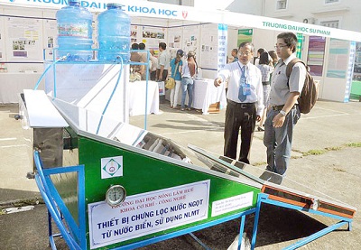 Thiết bị chưng lọc nước ngọt từ nước biển bằng năng lượng mặt trời