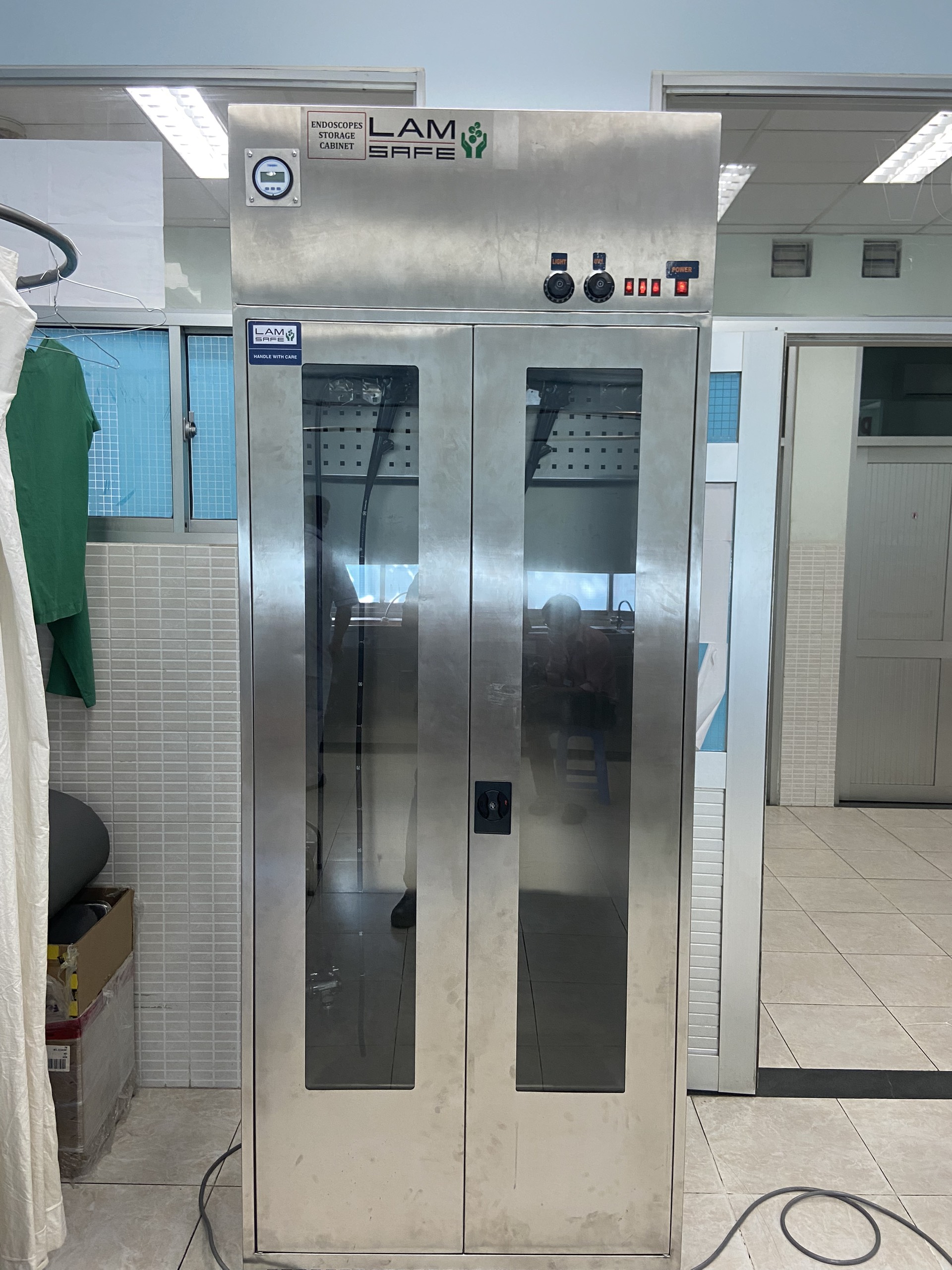 Tủ bảo quản và treo ống nội soi