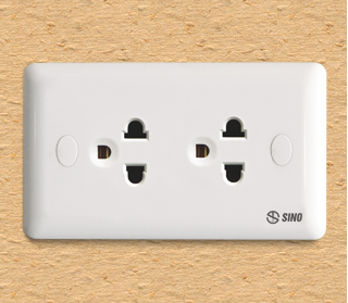 Ổ cắm đôi 3 chấu Sino S18UE2