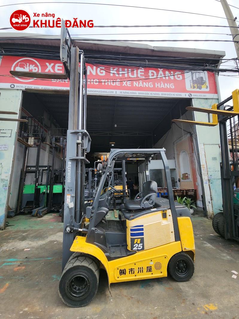 Xe nâng Komatsu FE25-1