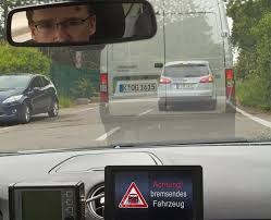 Công nghệ “nhìn xuyên” qua xe trước