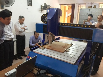 Chế tạo thành công thiết bị cắt CNC 3 trục phục vụ chế tác sản phẩm mỹ nghệ