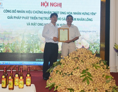 Công bố nhãn hiệu chứng nhận 