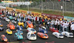 100 đội sinh viên đua tài tại cuộc thi chế tạo xe tiết kiệm nhiên liệu Shell Eco-marathon