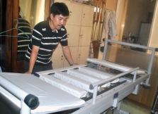 Giường dành cho người phải nằm một chỗ đạt giải nhất cuộc thi sáng chế năm 2014