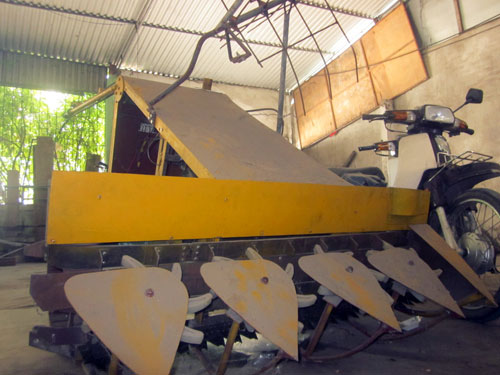 máy gặt lua từ đồ phế thải