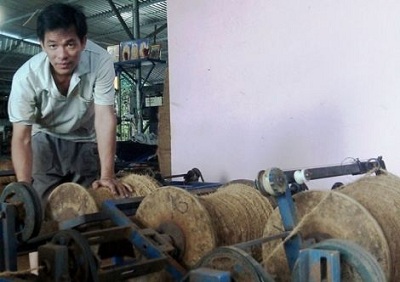 Giúp nông dân tăng cao năng suất với máy se chỉ xơ dừa