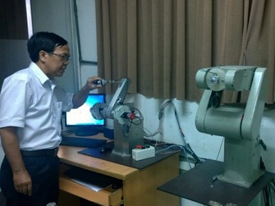 Nghiên cứu thiết kế chế tạo mô hình tay máy sao chép chuyển động và phản hồi lực