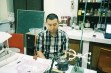 Sinh viên Việt có bài nghiên cứu khoa học đăng trên tạp chí Hóa học Mỹ