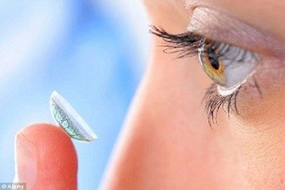 Phục hồi thị lực cho trẻ em bằng kính áp tròng đặc biệt - Ortho-k