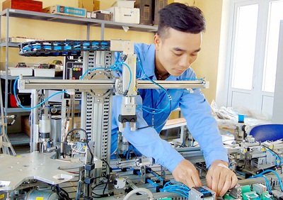 Thùng rác di động thông minh